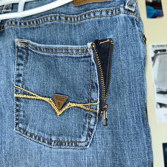 Guess Slim Boot Jean - Picture 4 of 4